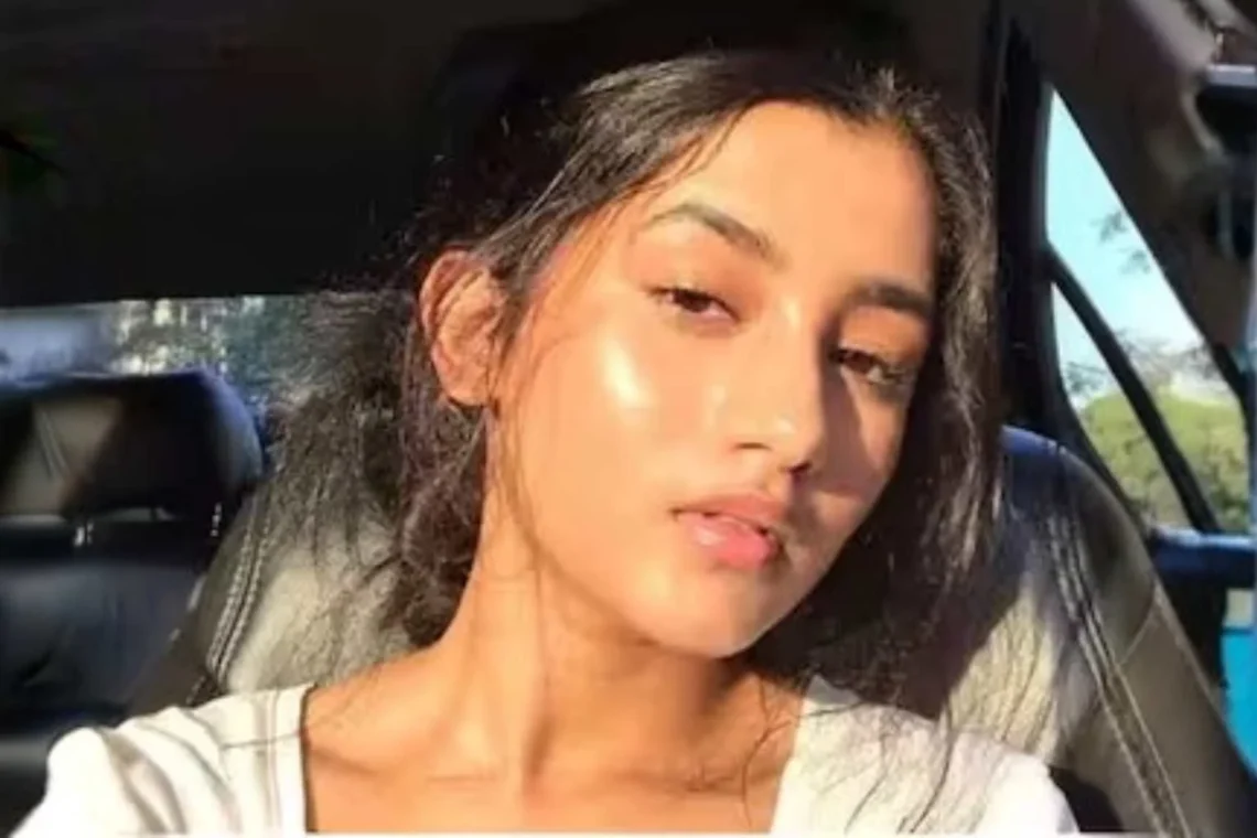 Ashlesha Thakur Net Worth